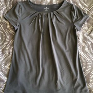 5 for $25💖Worthington pleated round neck top